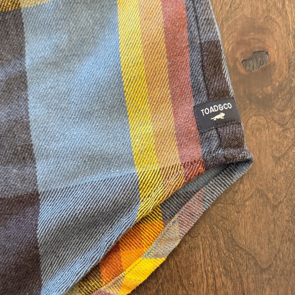 Toad&Co Women’s Plaid Flannel Shirt with Elbow Patches - Eco Friendly Brand - Picture 3 of 5